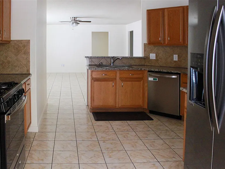16945 Scenic Knl — Photo 10
