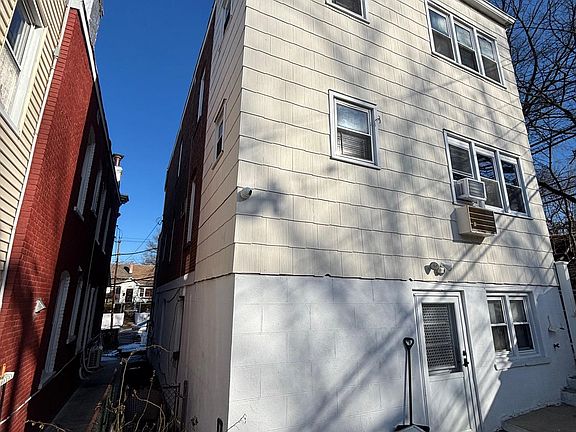 2nd image of 80 Palmer