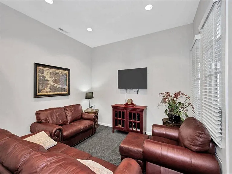 The Quarters at Park View — Photo 19