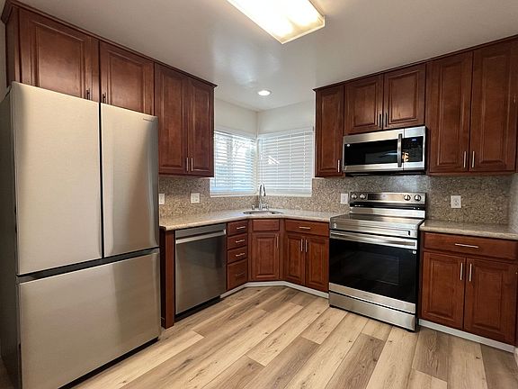 2nd image of 1209 Hillsdale Ave