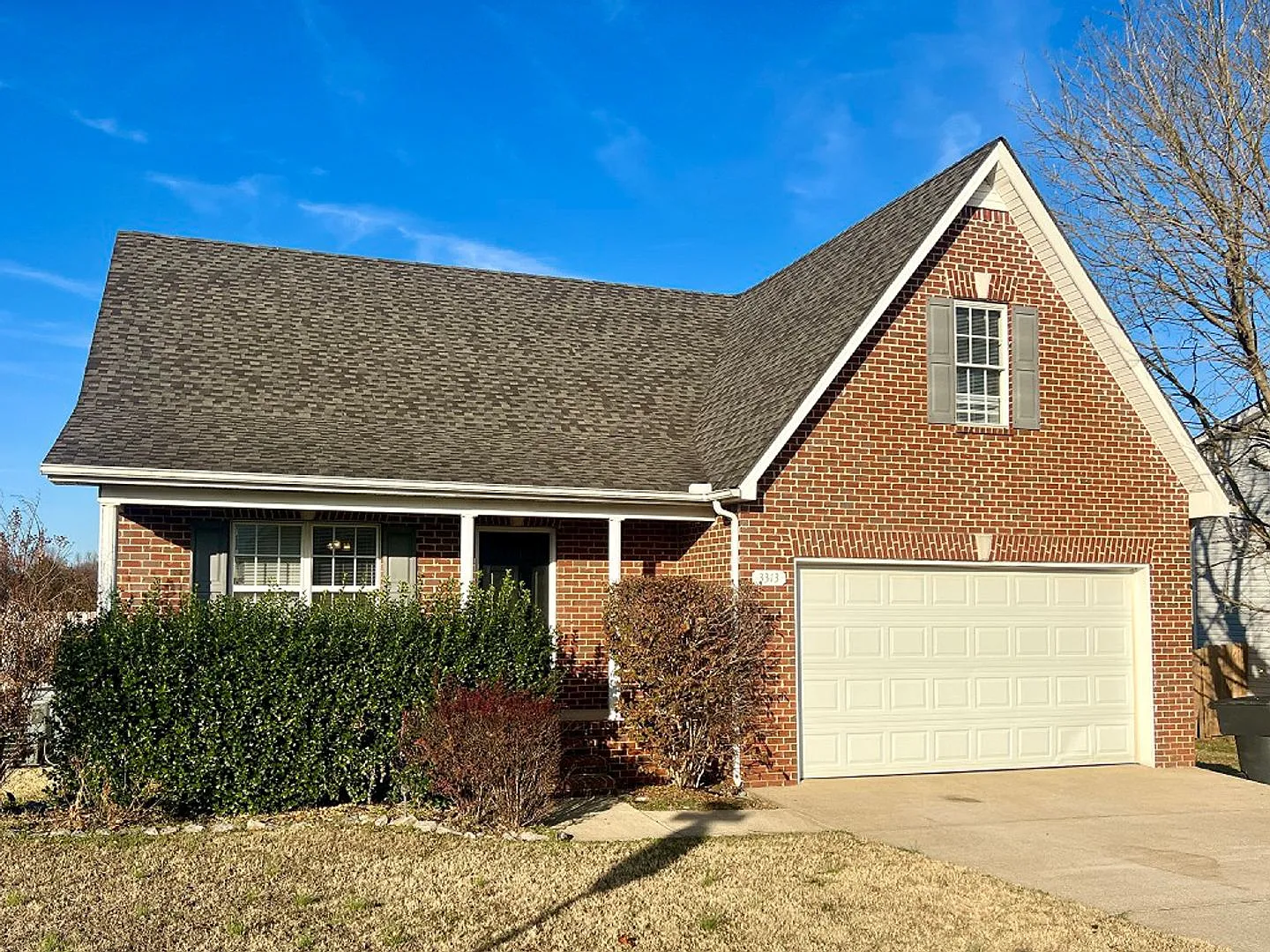 3 Bed/2 Bath W. Bonus & Fenced Yard in West Murfreesboro — Photo 2