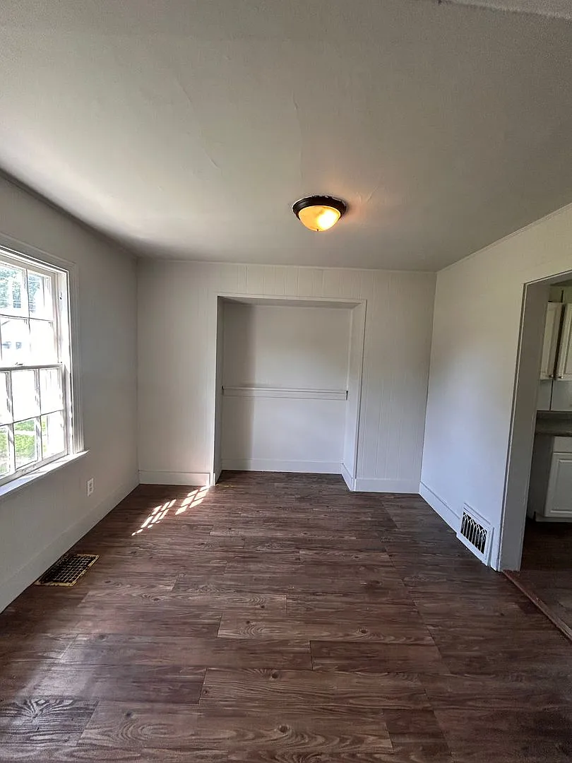 1419 Baxter St. — Photo 4