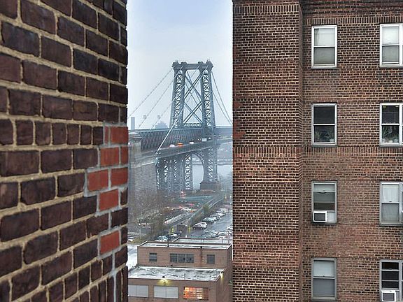 4th image of 530 Grand St APT F11e