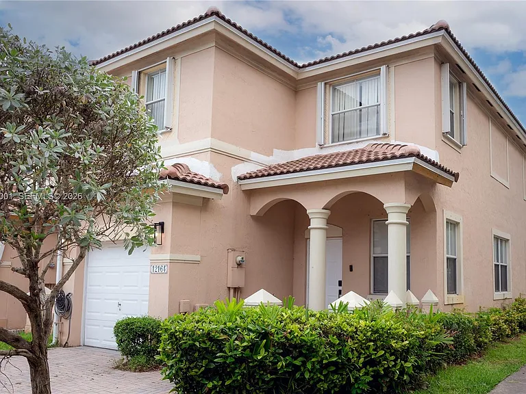 12164 SW 124th Ct — Photo 2