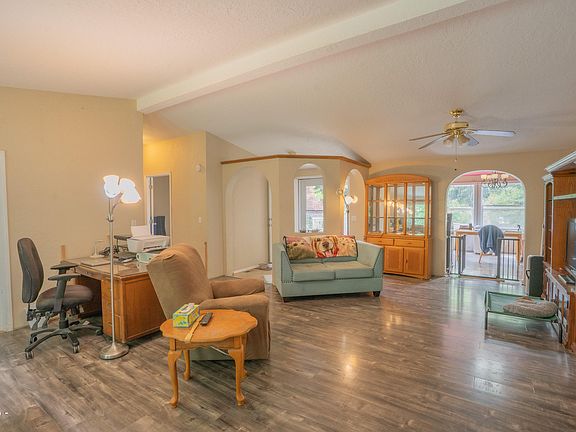 4th image of 1371 Harlan Rd