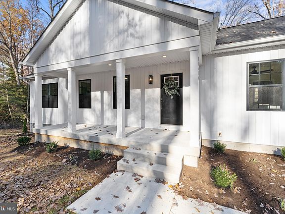 2nd image of 11615 Forest Walk Dr