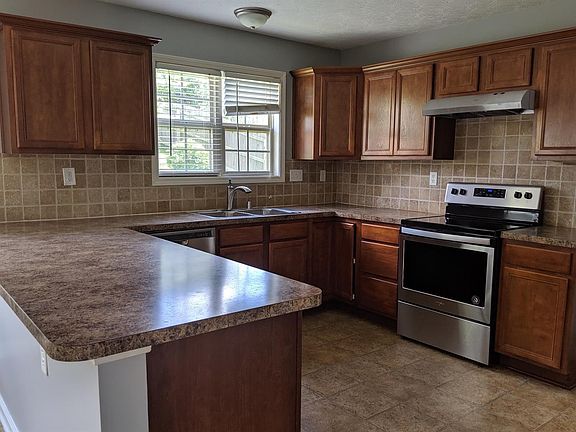 4th image of 937 Cobble Dr