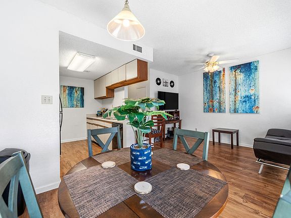 2nd image of 912 W 22nd St APT 309