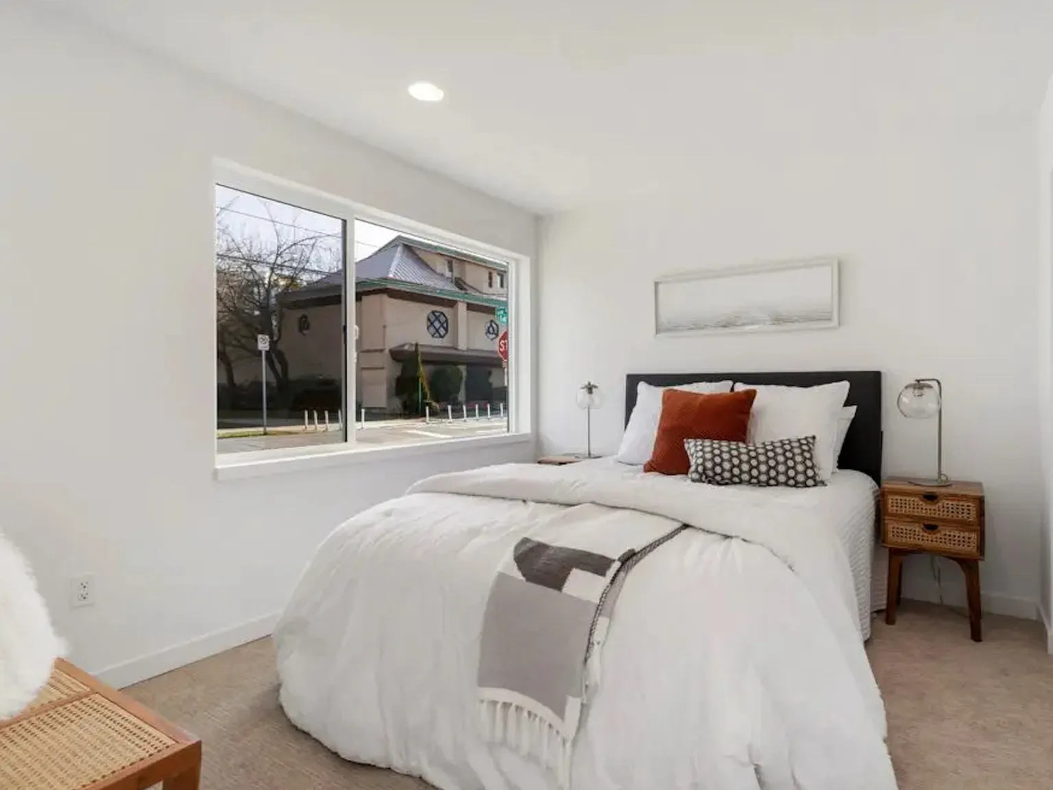 2 bed, 1200 sqft, $3,200 — Photo 2