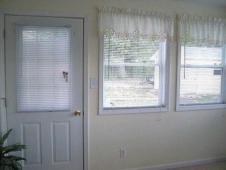 3rd image of 801 W 14th St