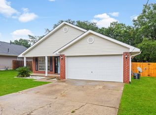 5954 Herlong Dr, Milton, FL 32570