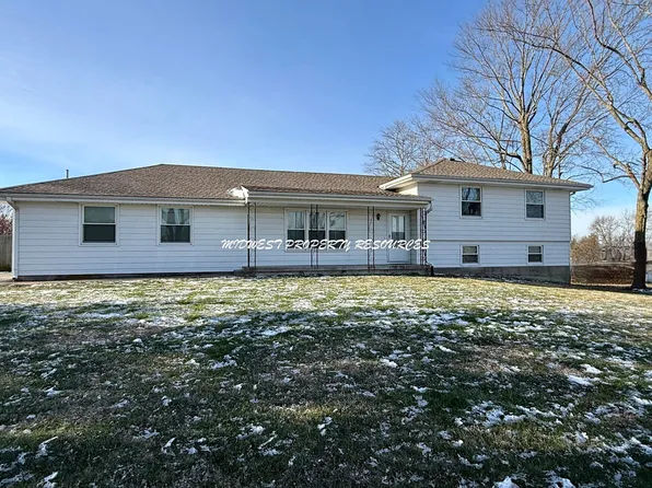 2203 NW Chipman Rd, Lees Summit, MO 64081