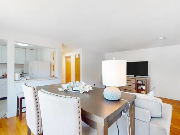 189 W Wyoming Ave #24, Melrose, MA 02176