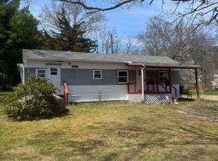 881 Main St, Hope Valley, RI 02832