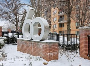 60 Parkway Dr E APT 8B, East Orange, NJ 07017