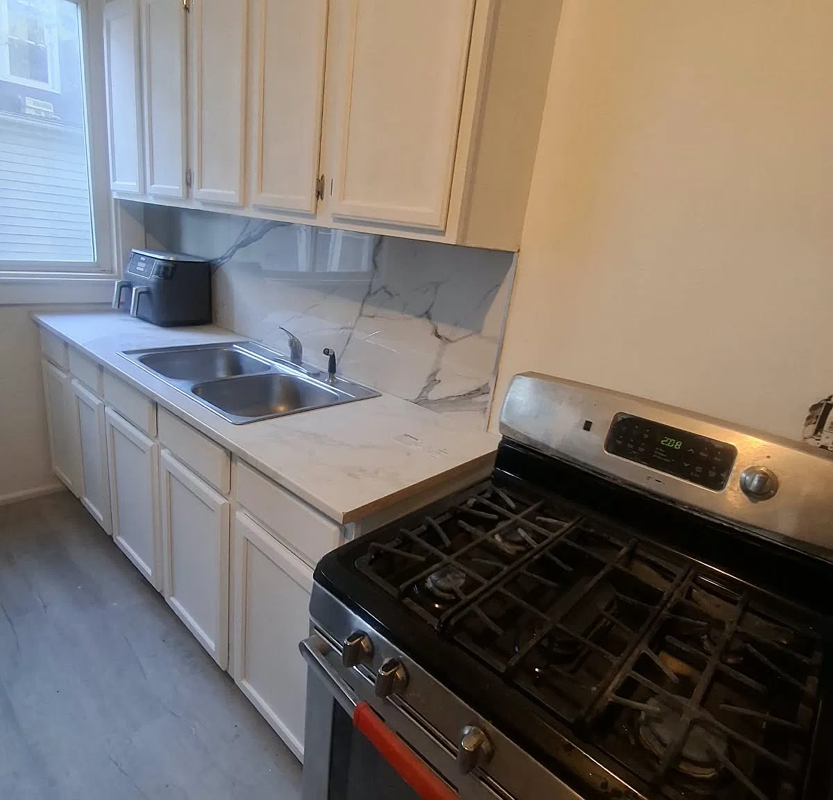 409 Davis St — Photo 1
