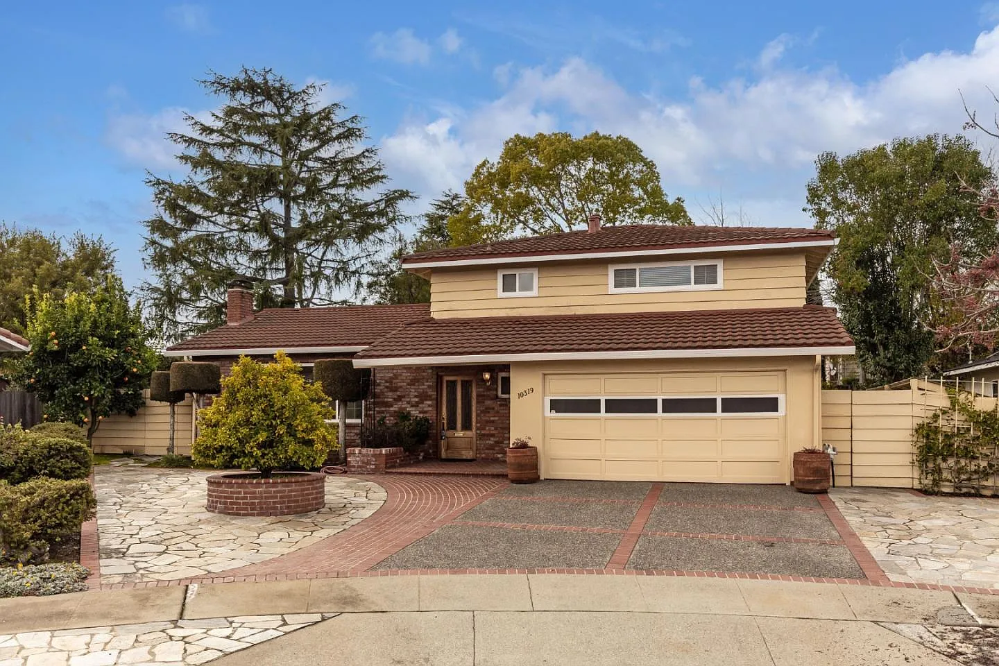 10319 Brittany Ct photo 1