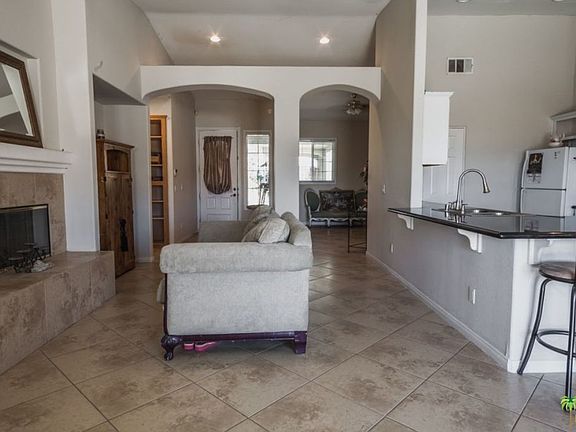 3rd image of 13252 La Mesa Dr