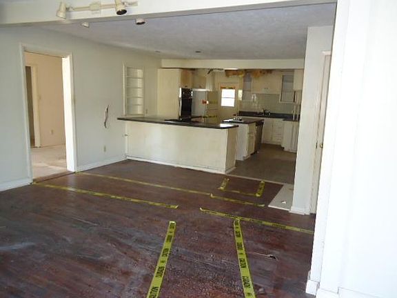 Dining/Kitchen