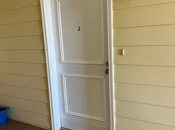 1472 Hawks Nest Dr APT J