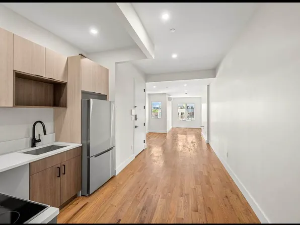 242 Montrose Avenue 3B image 1 of 5