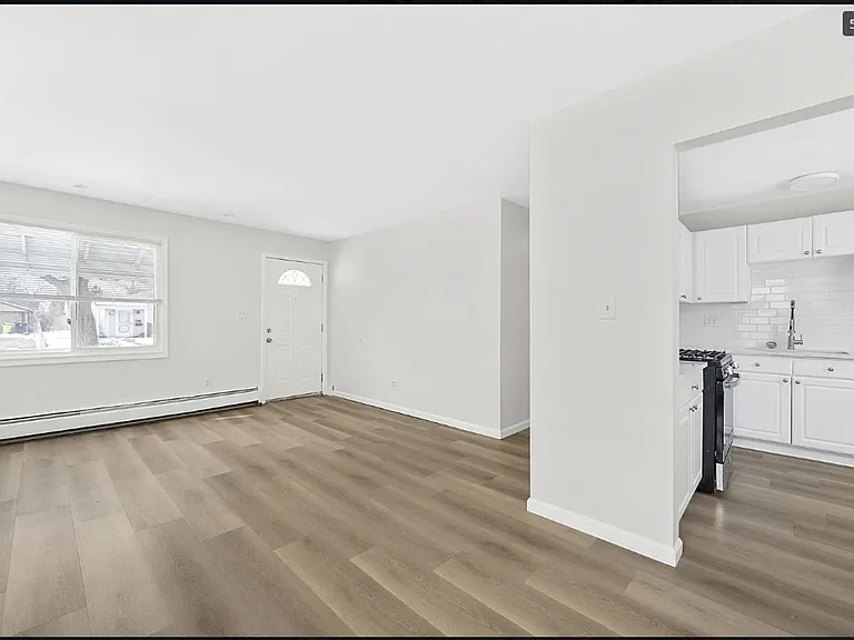 25184 Wiseman St — Photo 5