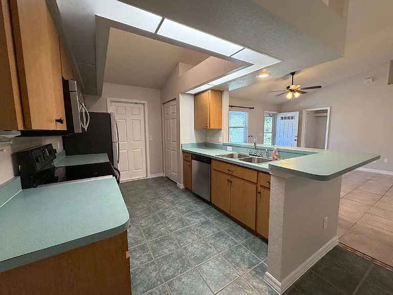 4847 Luther Ave — Photo 4