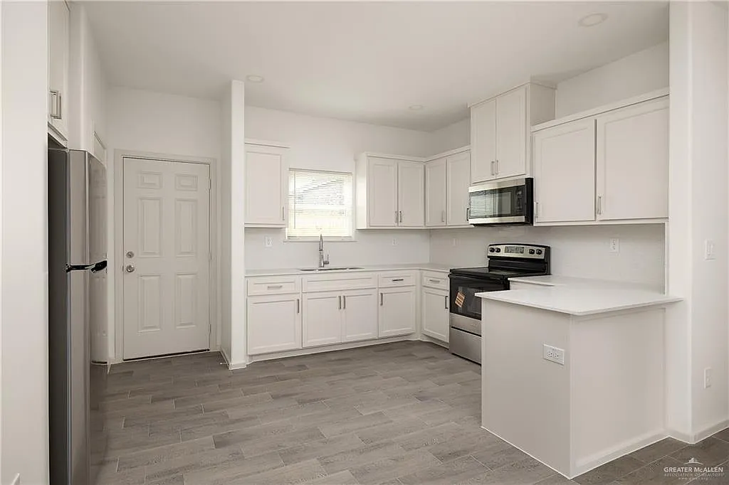 3 bed, 2.0 bath, 1118 sqft, $1,225 — Photo 4