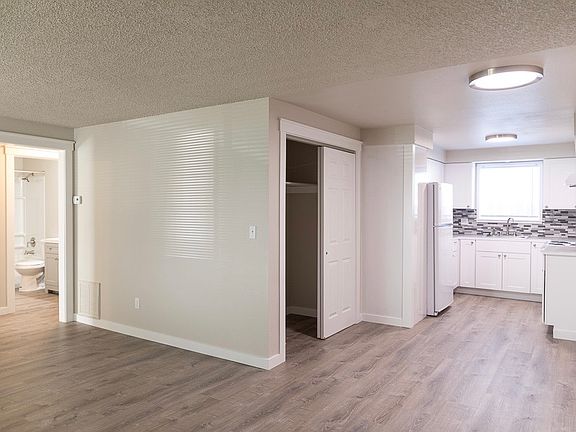 3rd image of 1133 Fortner St APT 8