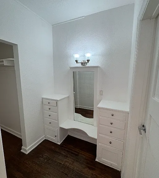 250 S Kenmore Ave #207 — Photo 4