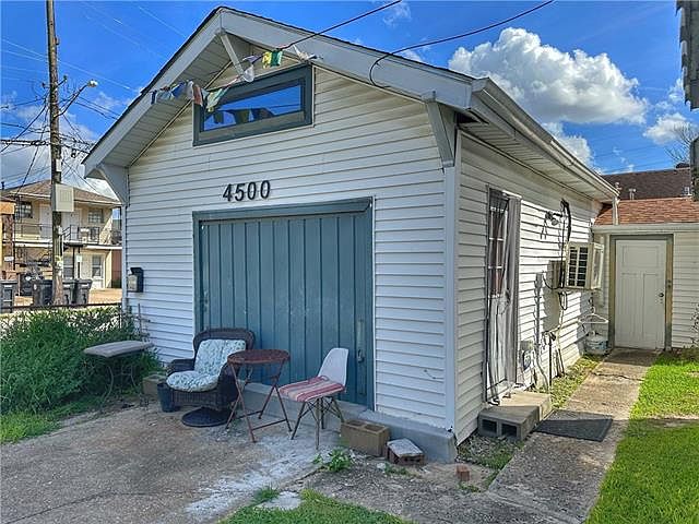 1st image of 4500 Banks St