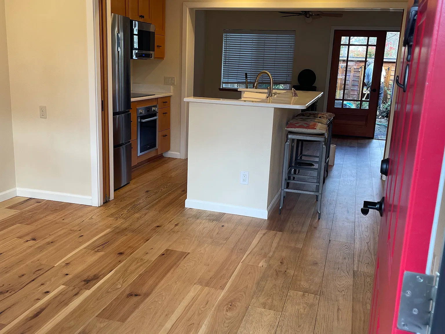 2 bed, 1.5 bath, 1056 sqft, $2,450 — Photo 2