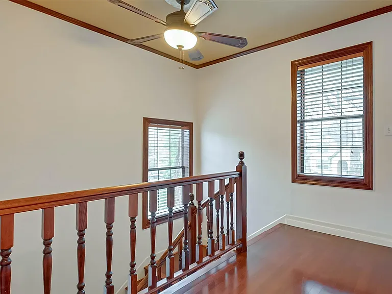 2412 Oakdale St — Photo 21