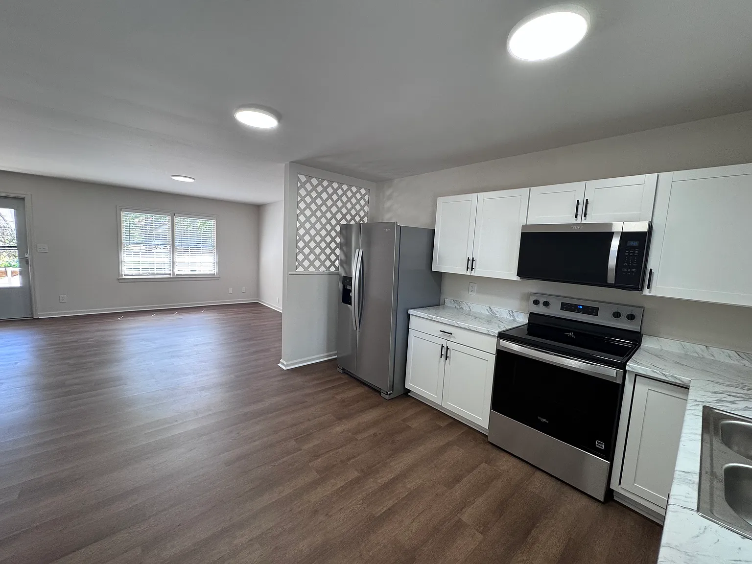 2 bed, 840 sqft, $2,450 — Photo 4