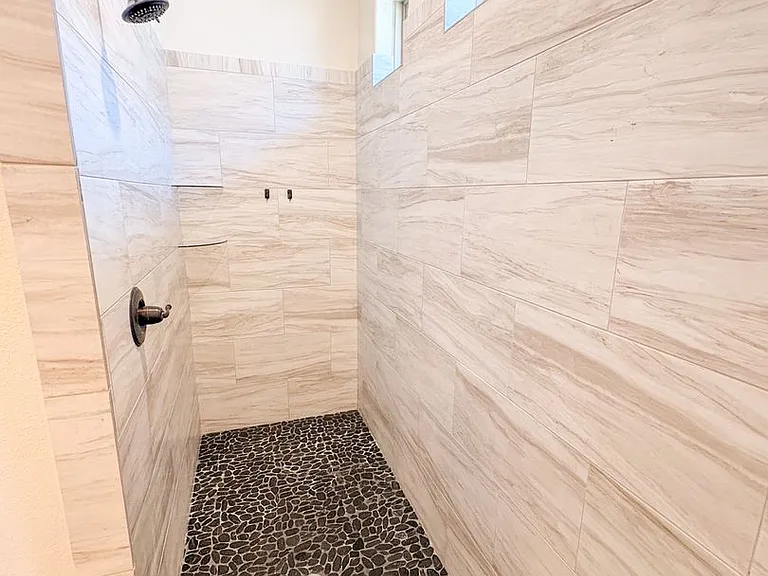 701 Juniper Dr — Photo 18
