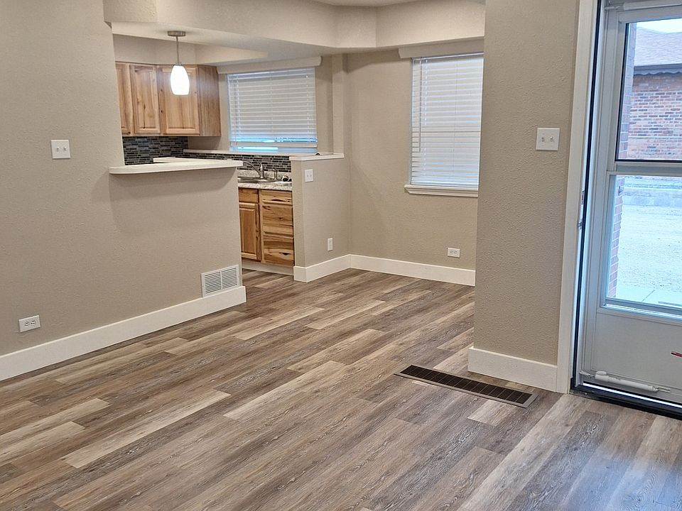 Living room / Dining area
