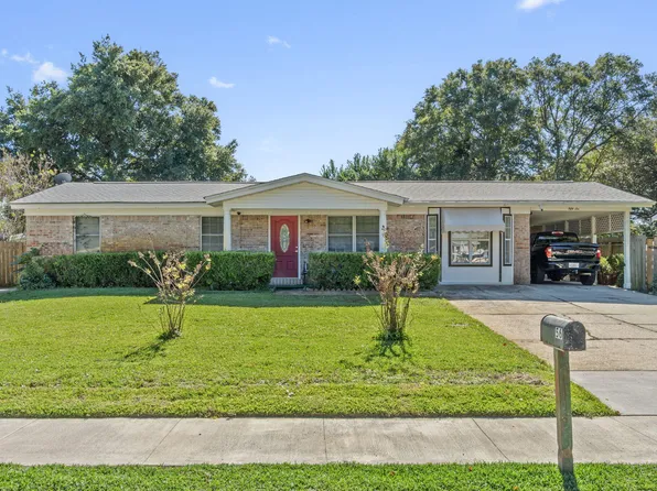 56 Mary Esther Dr, Mary Esther, FL 32569