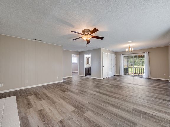 3rd image of 109 Churchill Ln