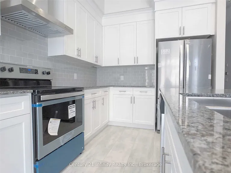 9 Saint Ives Cres — Photo 9