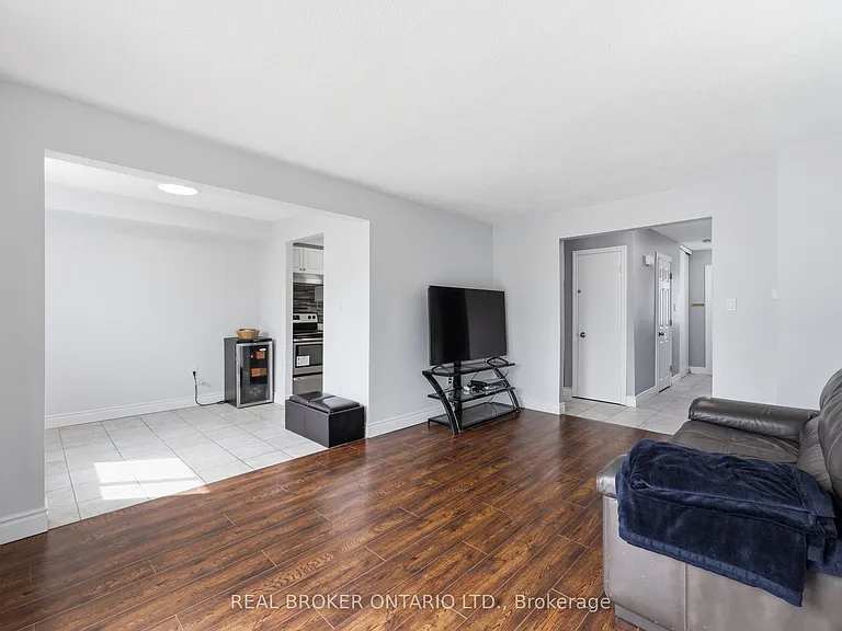 262 Kenora Ave #29 — Photo 11