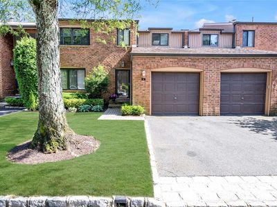 36 Windsor Gate Drive #36, New Hyde Park, NY, 11040