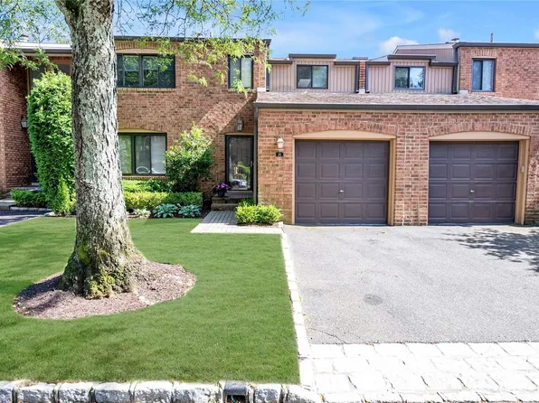 36 Windsor Gate Drive #36, New Hyde Park, NY 11040