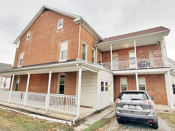 2nd image of 119 Pleasant St #4