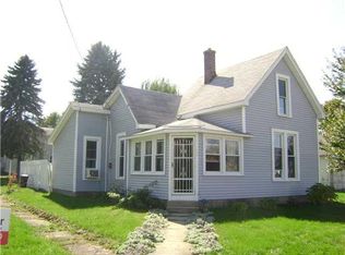 107 E Locust St, New Market, IN 47965