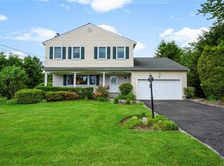 77 Pengilly Dr, New Rochelle, NY 10804