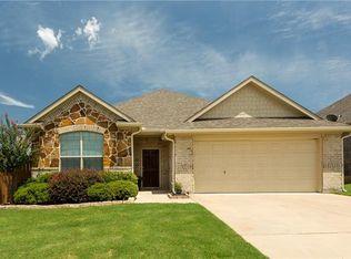 2704 Clarendon Dr, Denton, TX 76207