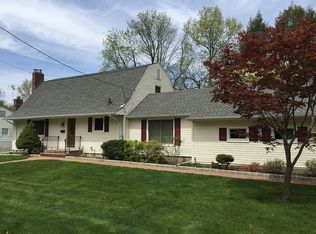 170 County Rd, Demarest, NJ 07627