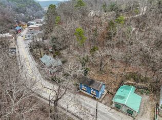 98 S Main St, Eureka Springs, AR 72632