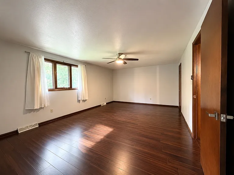 5910 Som Center Rd — Photo 18