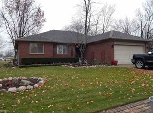 30139 Mirage Ct, Warren, MI 48093